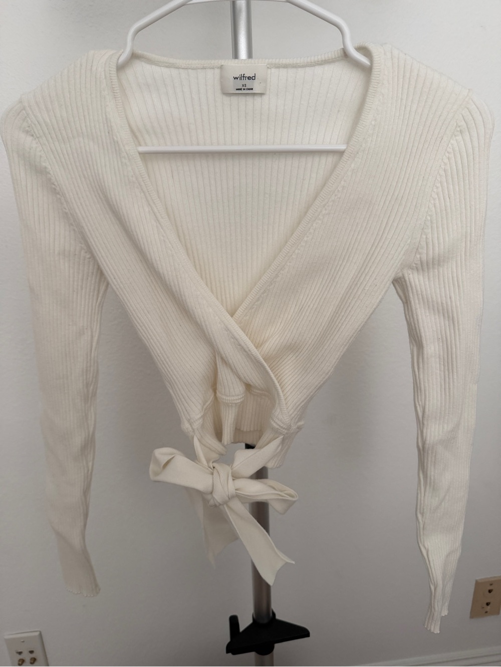 Aritzia Wilfred white Ribbed crop Wrap Cardigan with Front Tie